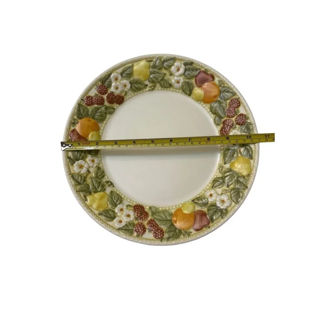 Metlox Vernonware Della Robbia Dinner Plates 1960’s Fruit Basket Pattern Embosse